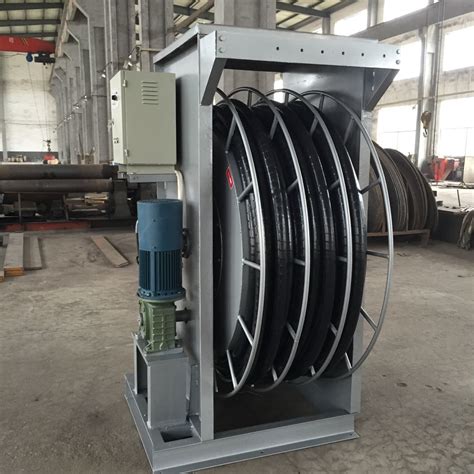 industrial-cable-reel,Motorized vs Manual Industrial Cable Reel,thqMotorized-vs-Manual-Industrial-Cable-Reel